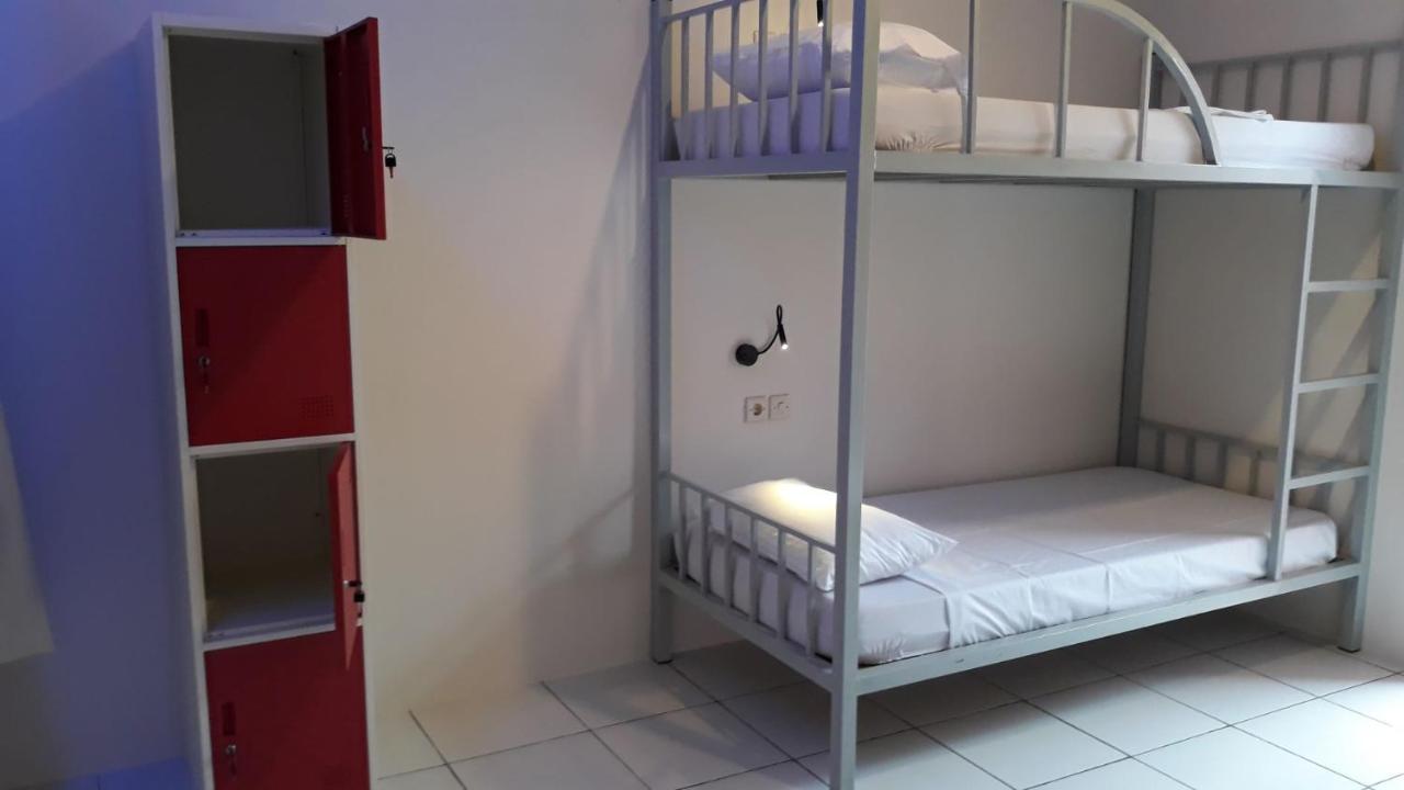 Bujang Lapuk Hostel Sekotong Extérieur photo